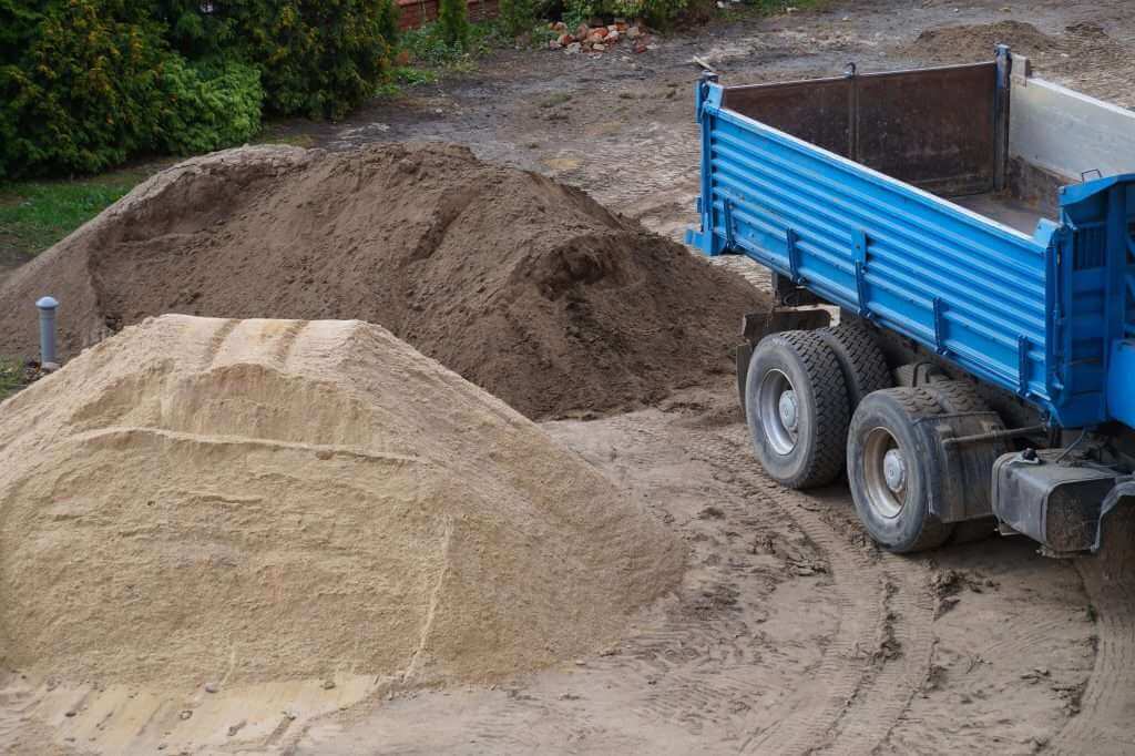 tipper truck with side panel opening detection